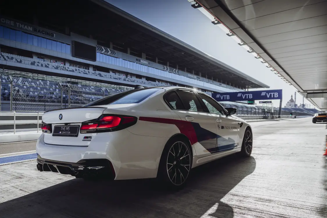 Гоночная Академия BMW M. Начальный (BMW M5)